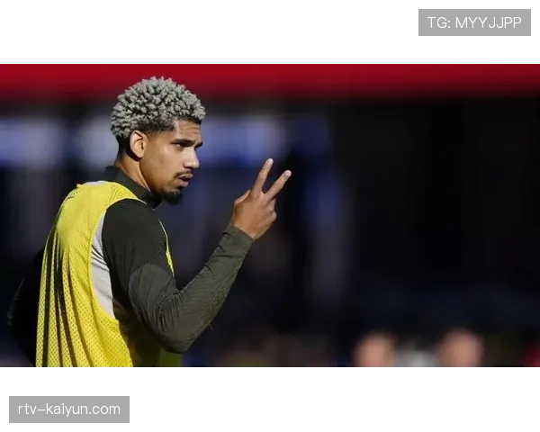 阿劳霍：巴萨后防磐石，解读他如何在三中卫与四后卫体系中切换自如。